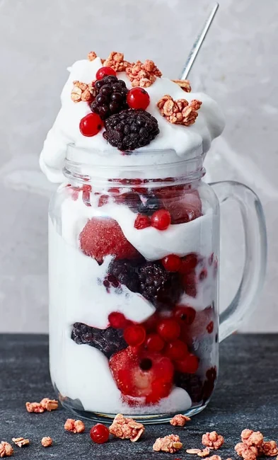 protein fluff with berries