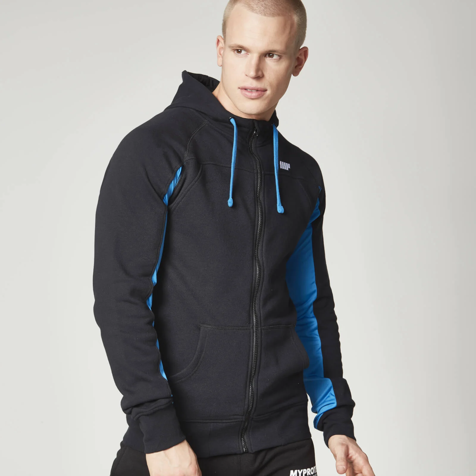 Myprotein Dcore Men's Performance Hoodie, Black الصورة 1