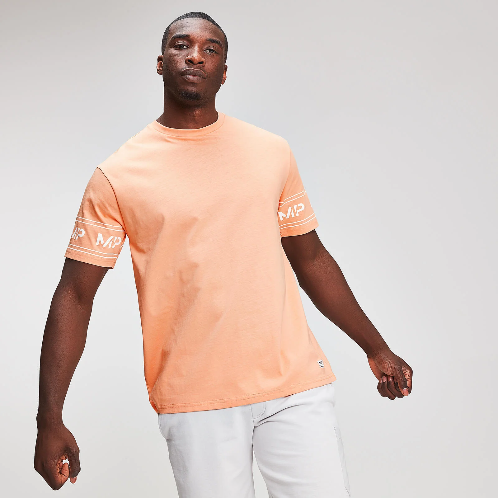 MP Graphic Men's Sleeve Logo T-Shirt - Canteloupe - XS الصورة 1