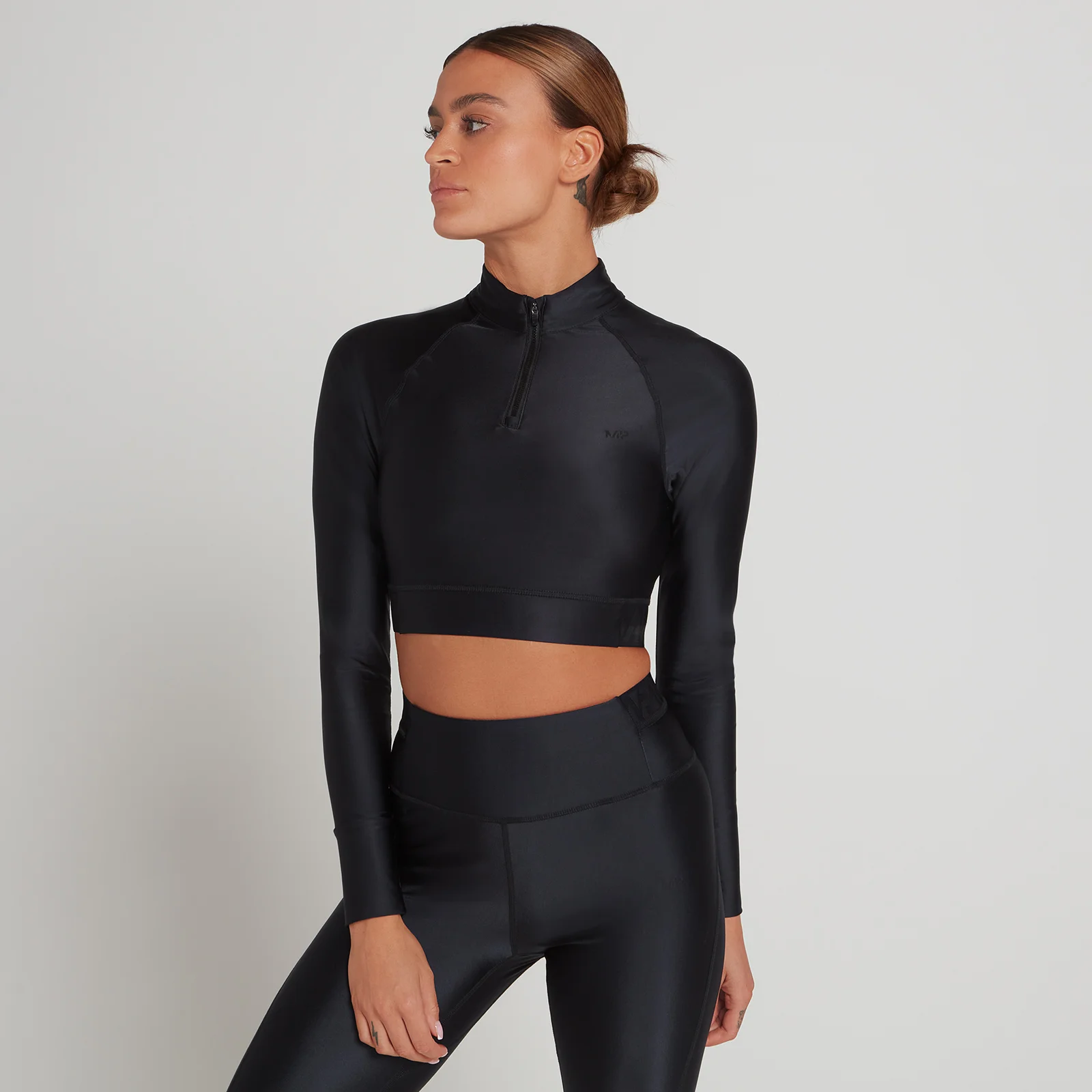 MP Women's Engage Long Sleeve Crop 1/4 Zip Top - Black - XXS الصورة 1