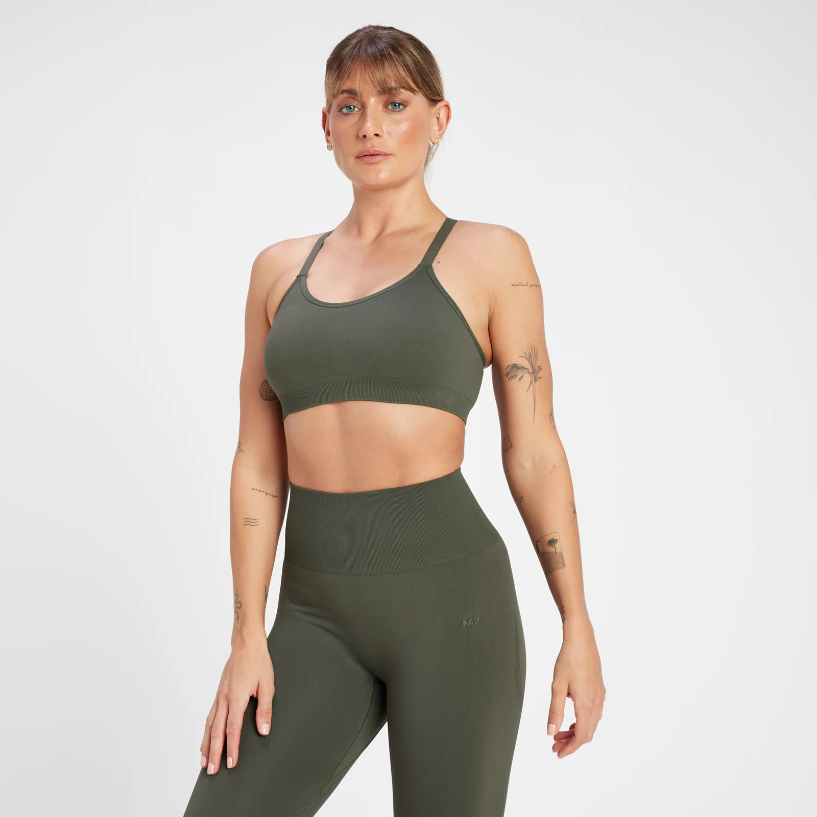 حمّالة صدر Rest Day Seamless Cross Back الرياضية للنساء من MP - باللون الأخضر المائل للرمادي الداكن - XS الصورة 1