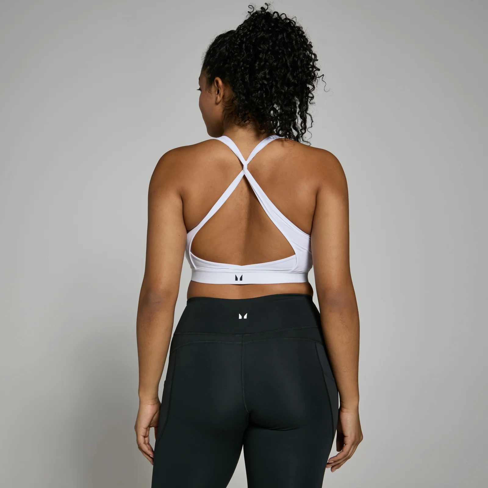حمّالة صدر Power Cross Back رياضية للنساء من MP - باللون الأبيض - XXS الصورة 1