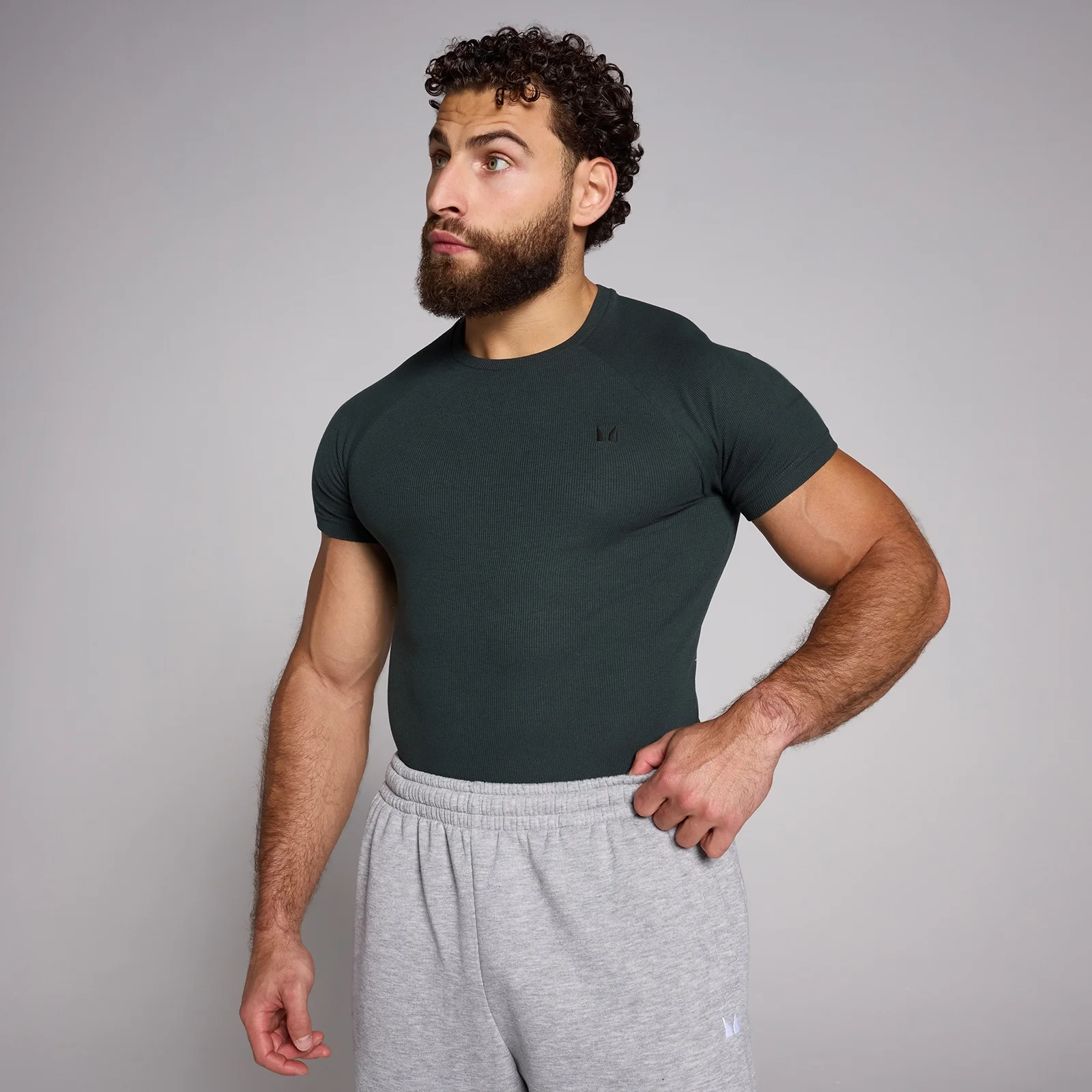 تيشيرت Origin مضلع بقصّة محددة للعضلات من MP للرجال - لون أسود باهت - L الصورة 1